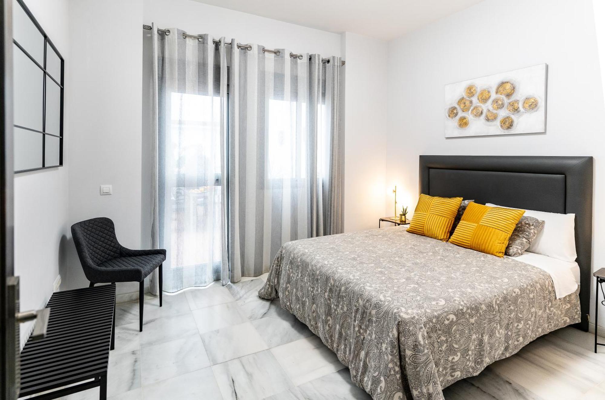 Apartamento Triana Deluxe Con Patio Privado Sevilla Exterior foto